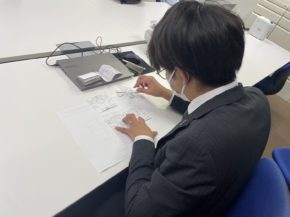 【大分本店】プラン配置を頑張るスタッフ
