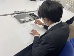 【大分本店】プラン配置を頑張るスタッフ