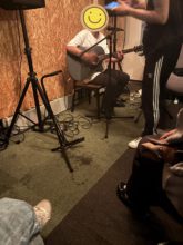 【四国営業所】休日に友人の弾き語りライブへ🎸