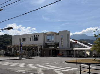 JR亀川駅