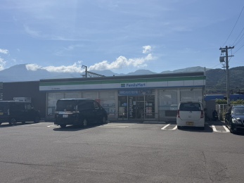 ファミリーマートJR亀川駅前店