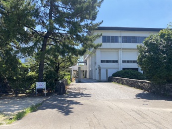 日出小学校